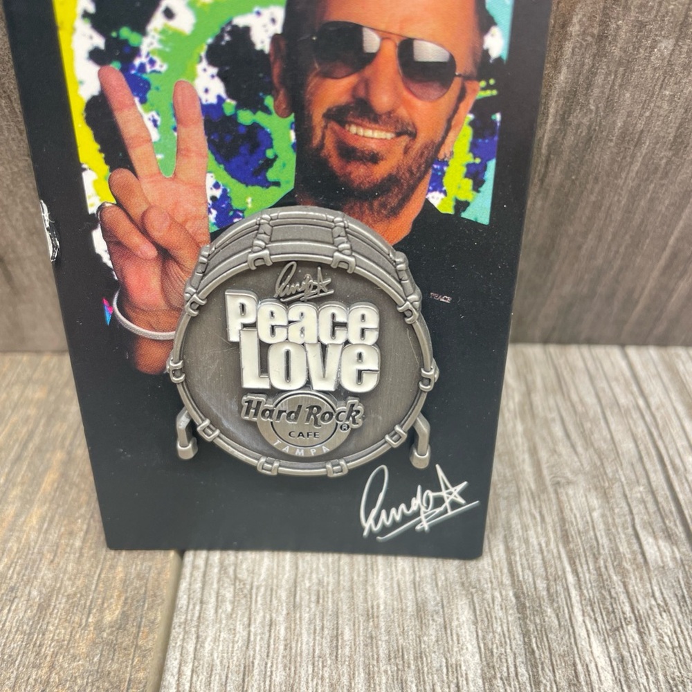 Hard Rock Cafe Pin - Ringo Starr Peace Love Tampa Florida LE Sig Series 28 - Picture 2 of 5